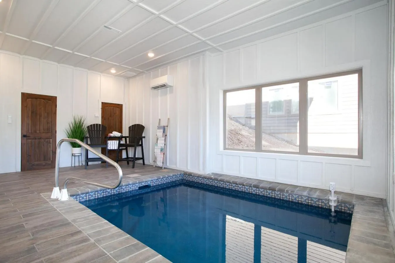 Hidden Trail Pool Hot Tub Grill Game Pigeon Forge