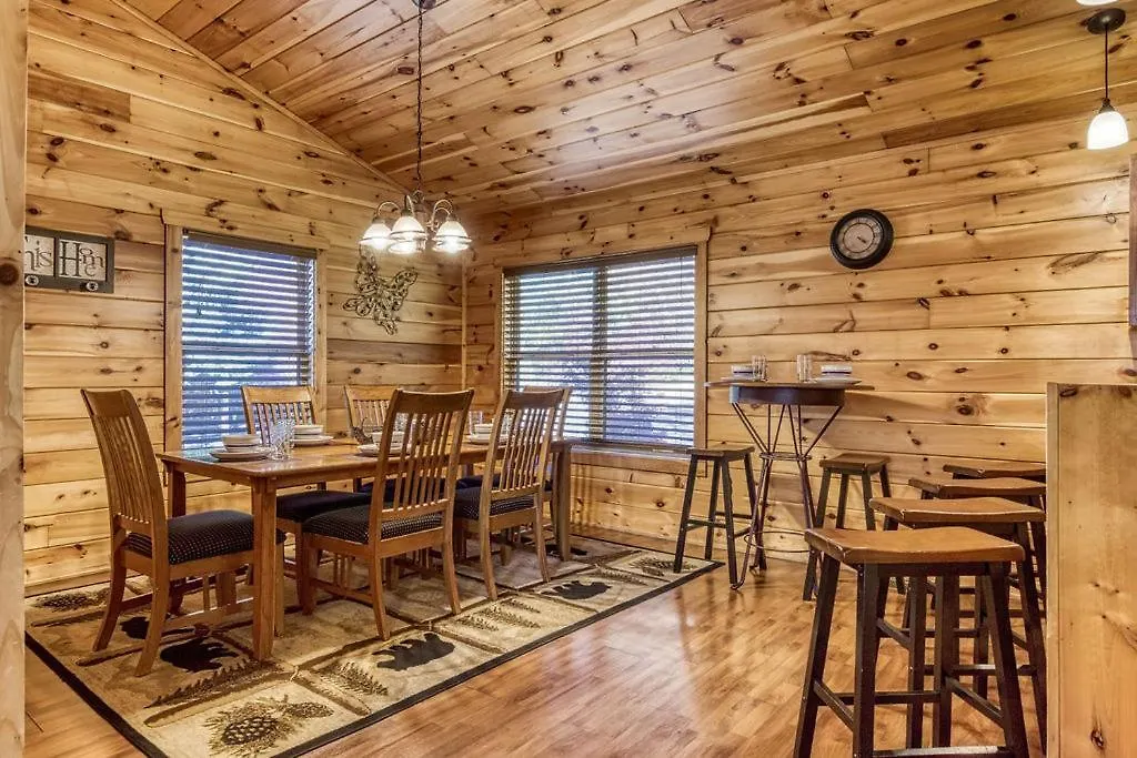Holiday home Starwood, Hot Tub, Mtn Views, Arcade Game, 1089 Free Tickets Each Paid Day, Dollywood And