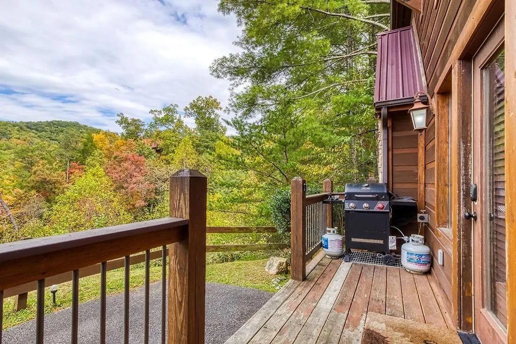 Holiday home An Awesome View, Game Area, Pools, Pavilion, Free Attraction Tickets, Dollywood And More!