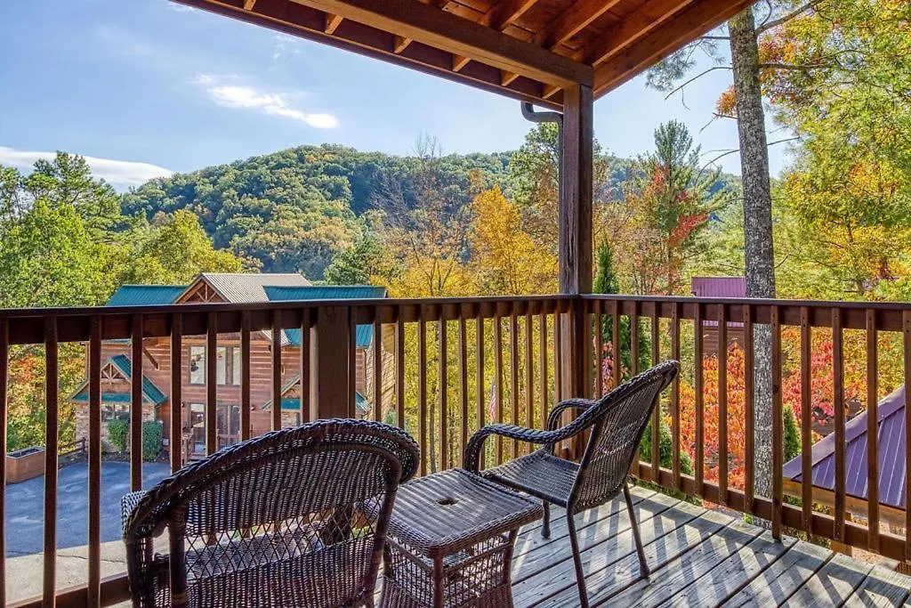 Holiday home An Awesome View, Game Area, Pools, Pavilion, Free Attraction Tickets, Dollywood And More! Pigeon Forge