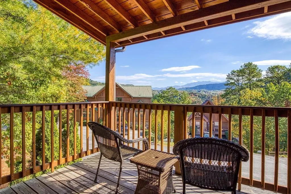 Holiday home An Awesome View, Game Area, Pools, Pavilion, Free Attraction Tickets, Dollywood And More! *