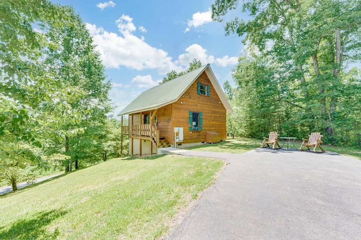 Relaxing Mountain View With Hot Tub Holiday home Pigeon Forge