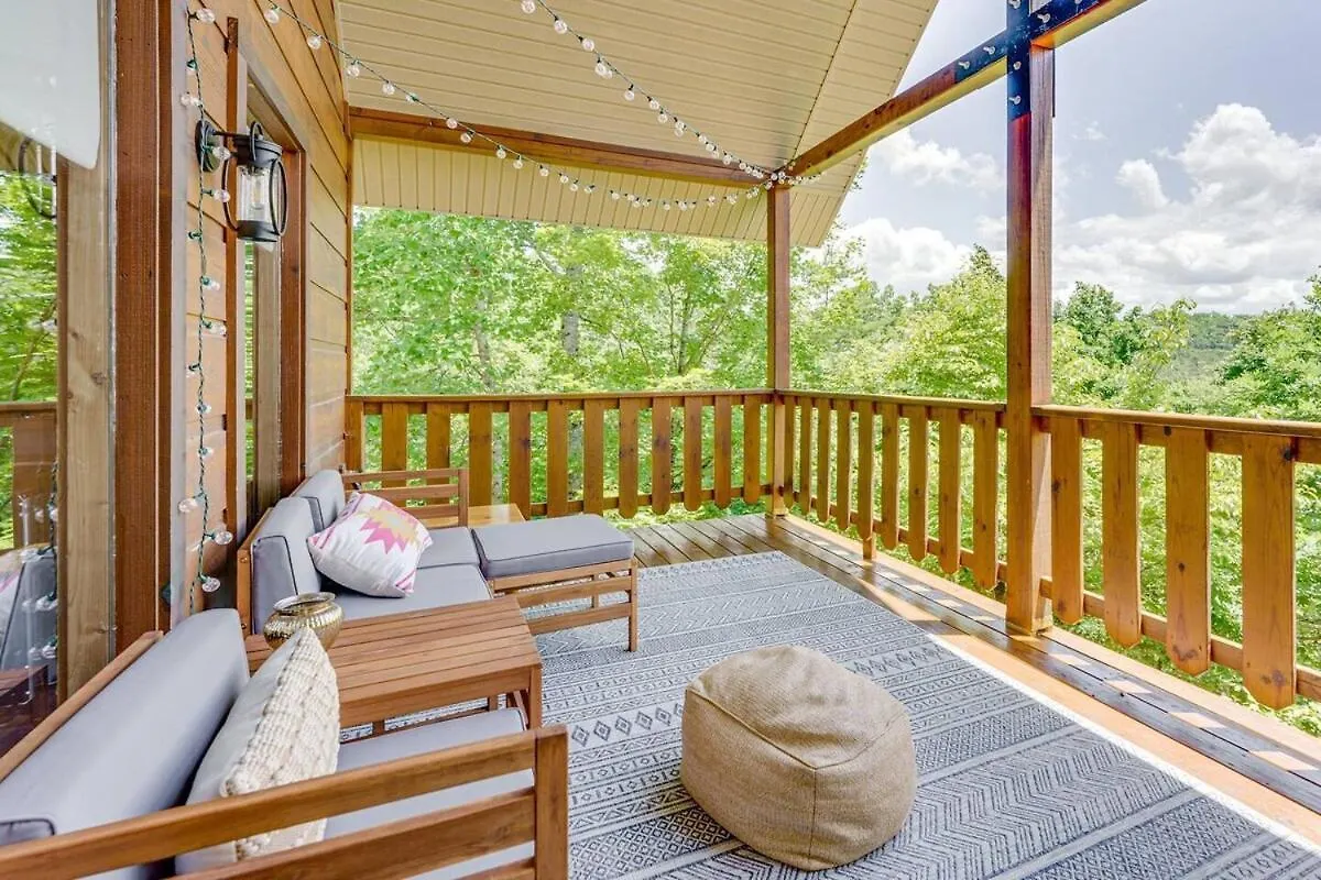 Relaxing Mountain View With Hot Tub Holiday home