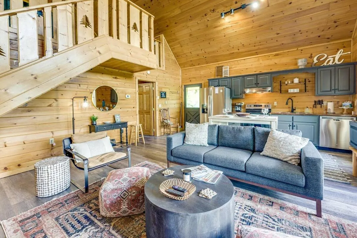 Relaxing Mountain View With Hot Tub Holiday home Pigeon Forge