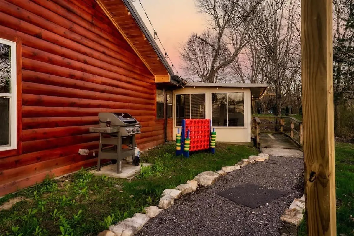Fun Heated Pool - Walk To Parkway Holiday home Pigeon Forge