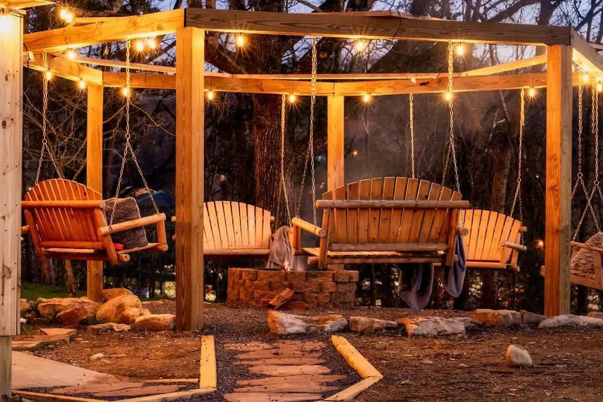 Fun Heated Pool - Walk To Parkway Holiday home Pigeon Forge