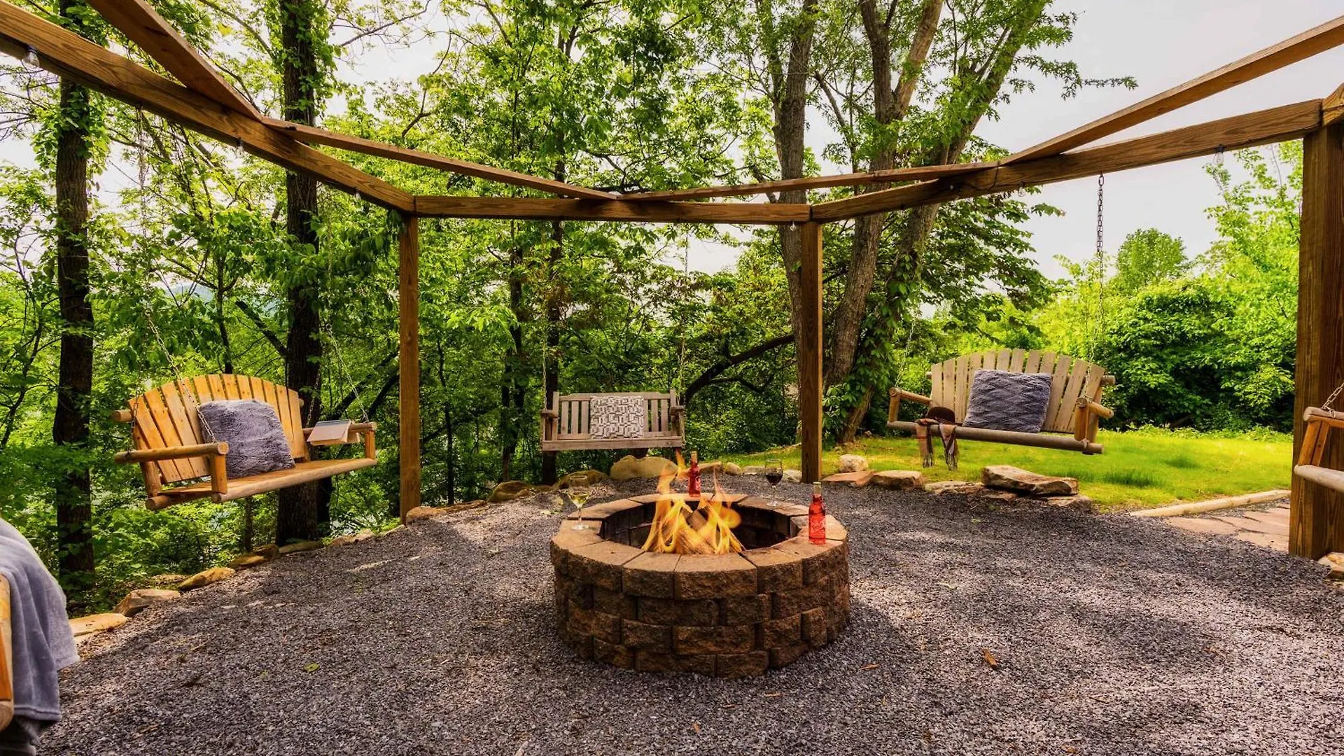 Holiday home Fun Heated Pool - Walk To Parkway