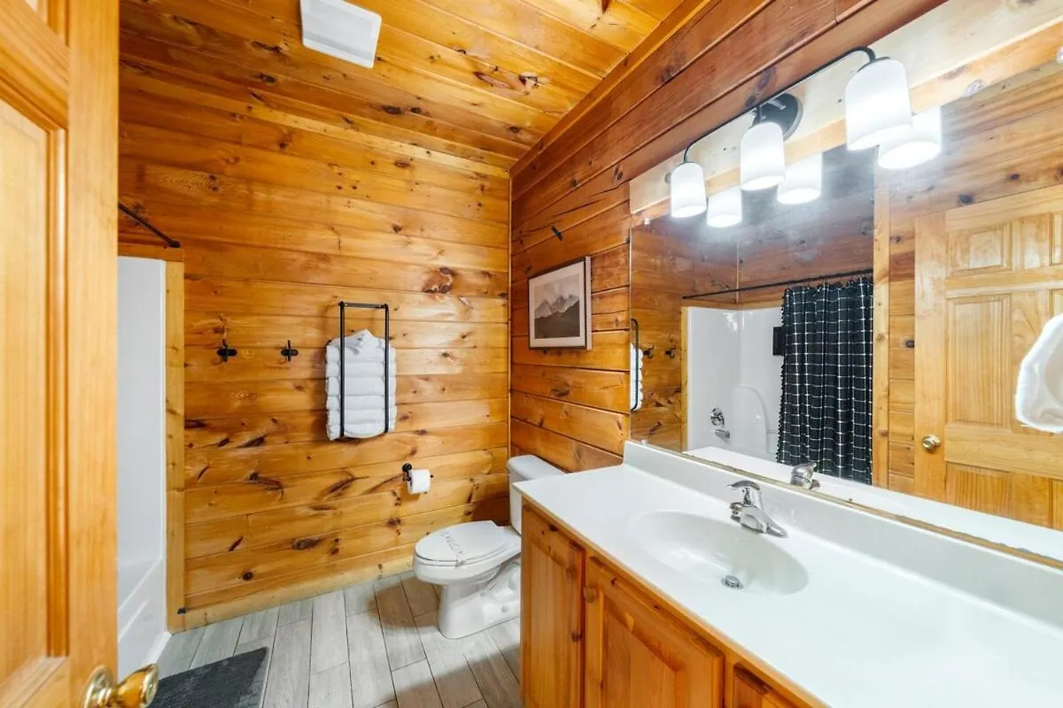 New!5br5ba With Game, Fire Pit, Hot Tub, Coffee Bar