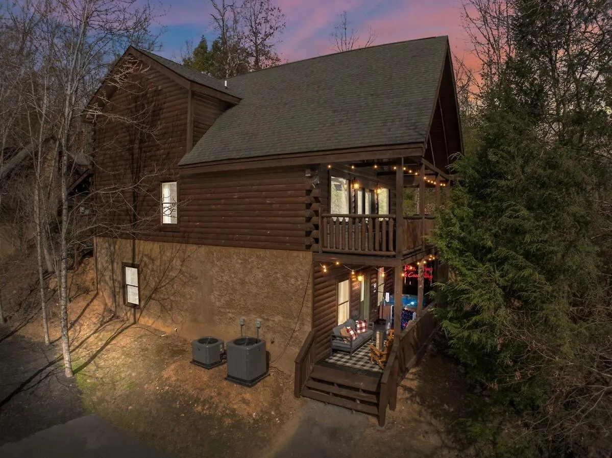 New!5br5ba With Game, Fire Pit, Hot Tub, Coffee Bar * Pigeon Forge