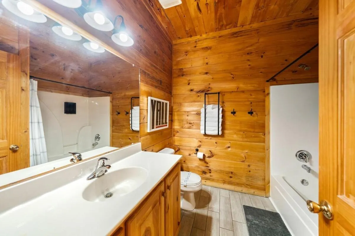 New!5br5ba With Game, Fire Pit, Hot Tub, Coffee Bar Holiday home Pigeon Forge