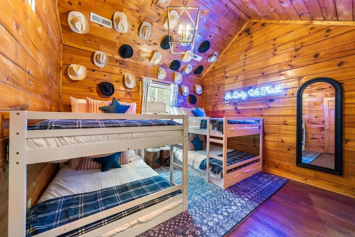 Holiday home New!5br5ba With Game, Fire Pit, Hot Tub, Coffee Bar *