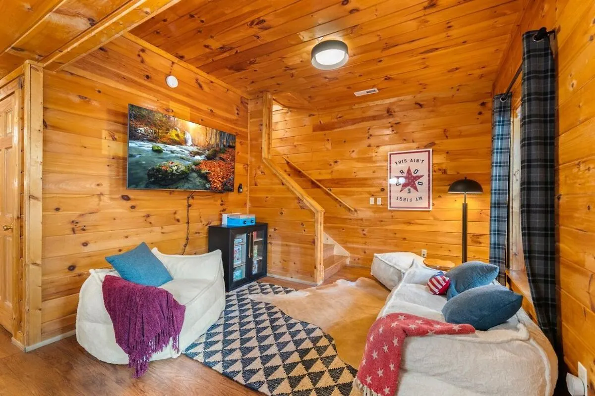 Holiday home New!5br5ba With Game, Fire Pit, Hot Tub, Coffee Bar