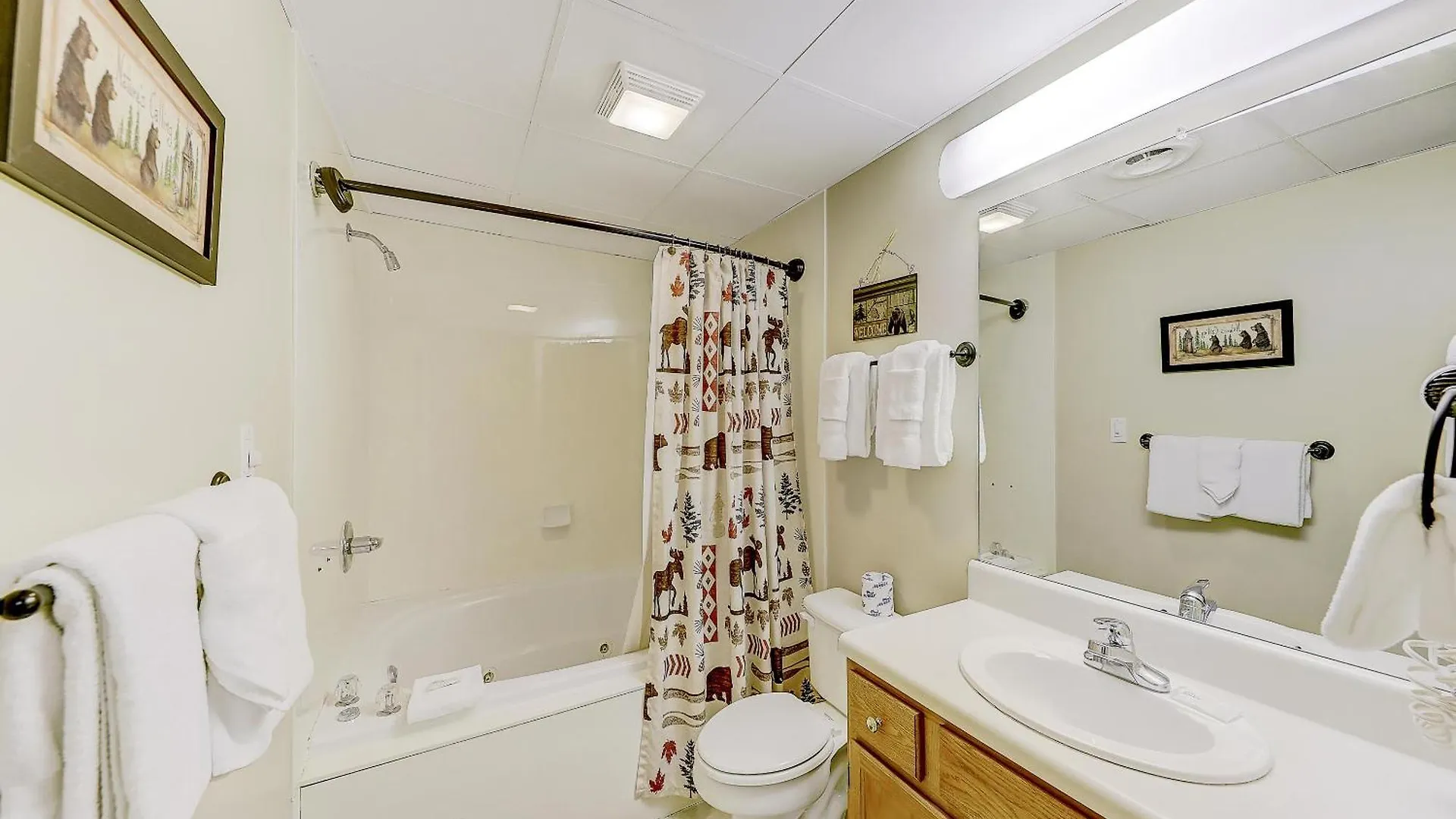 Lazy Bear Whispering Pines 111