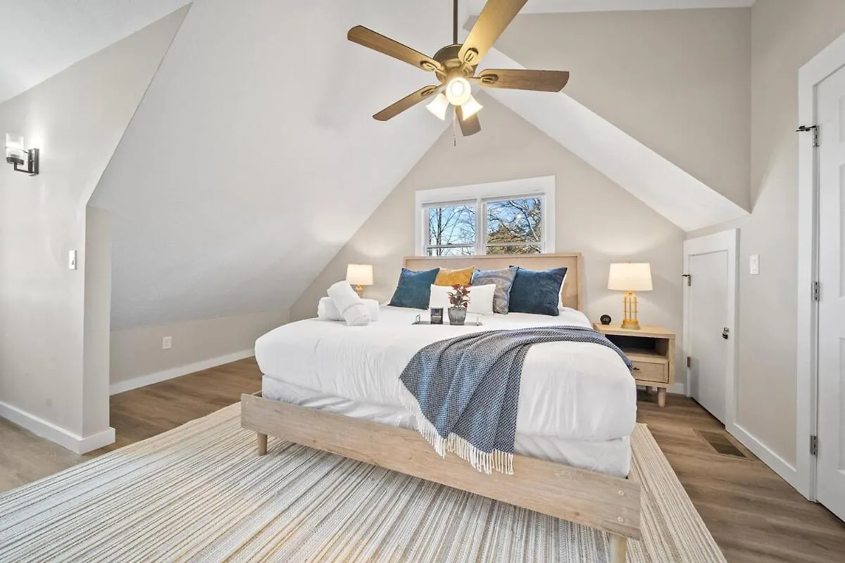 Lux Cabin, Indoor Heated Pool, Hot Tub, Arcades, Close To Dollywood Pigeon Forge