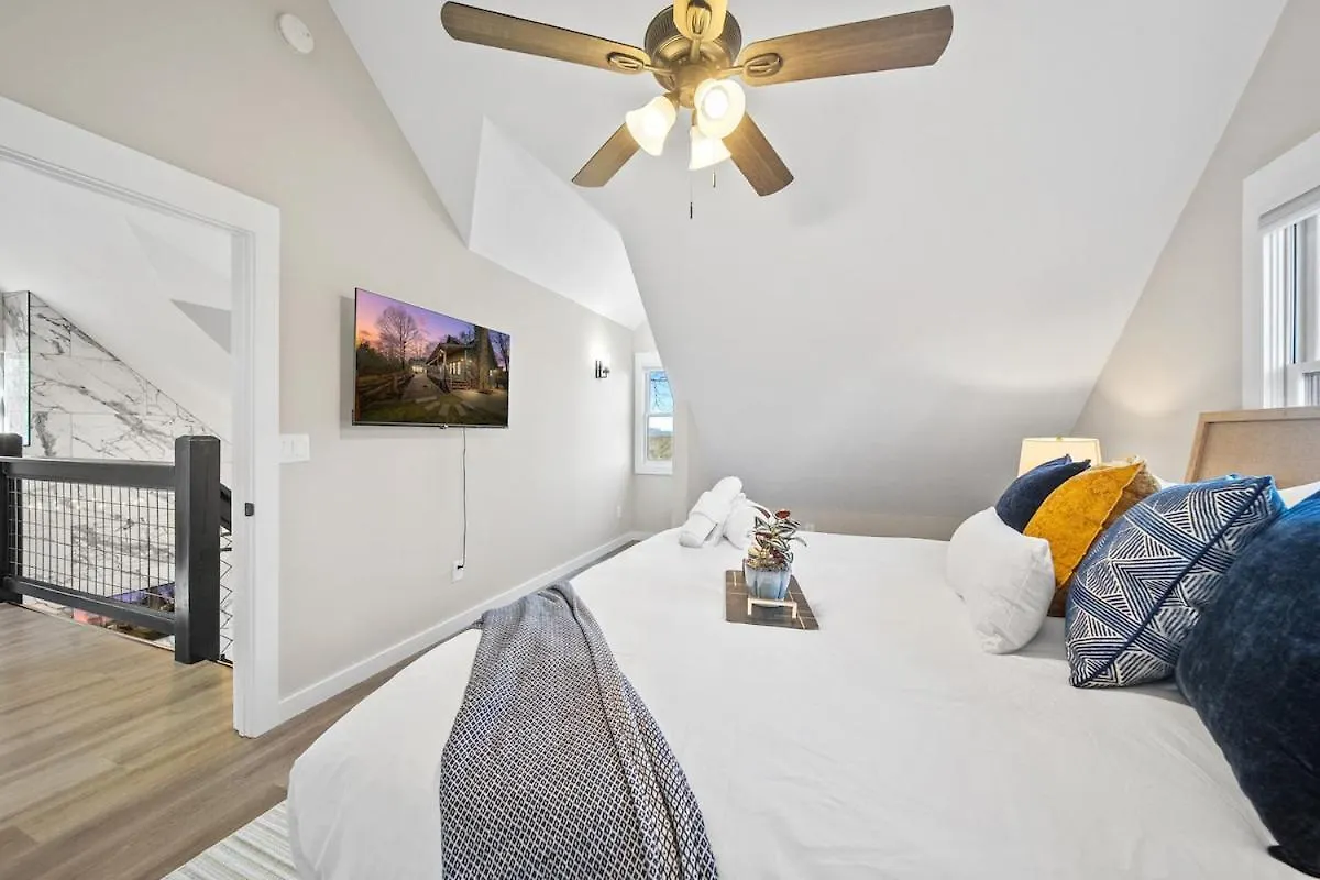 Lux Cabin, Indoor Heated Pool, Hot Tub, Arcades, Close To Dollywood Holiday home