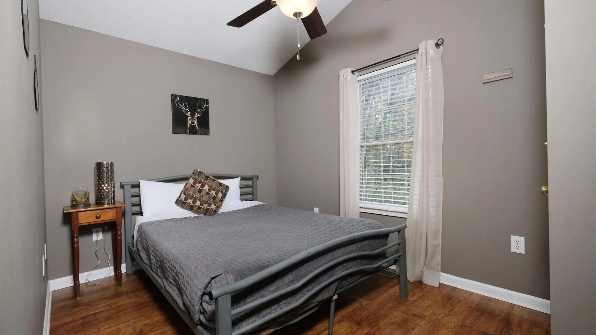 Steps Away From Pf Parkway, Pet Friendly, Hot Tub! *