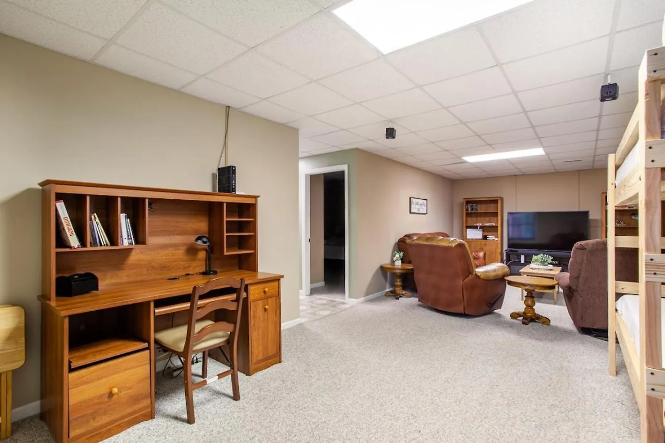 Mtn View, Community Pool, Game Room, & Hot Tub! *