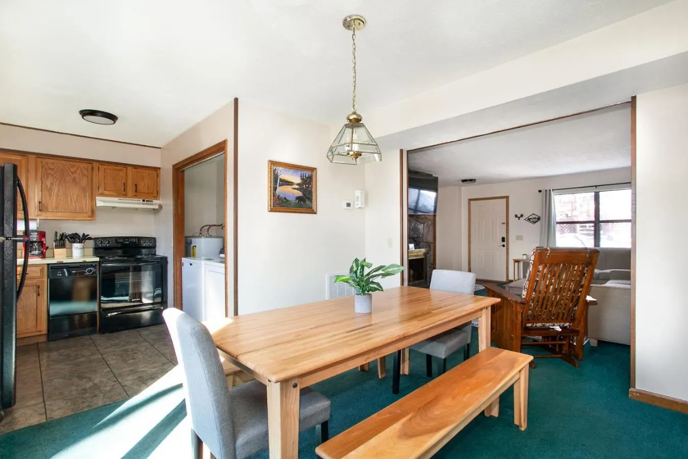 Hillside Hideaway Community Pool Grill Apartment *