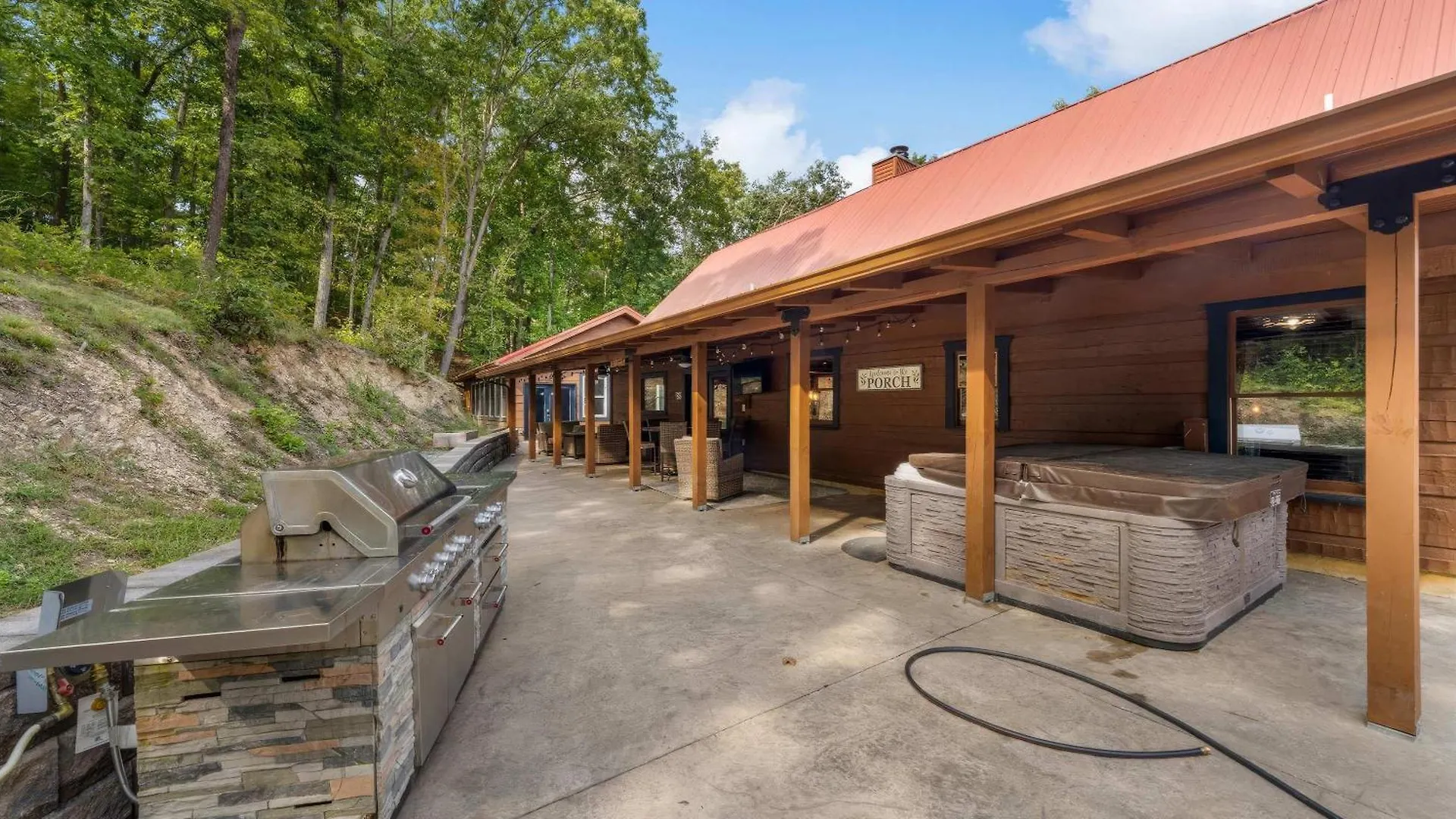 Its Got It All Yall - Pool, Theater, Arcade, Fire Place, Firepit, Hot Tub Holiday home *