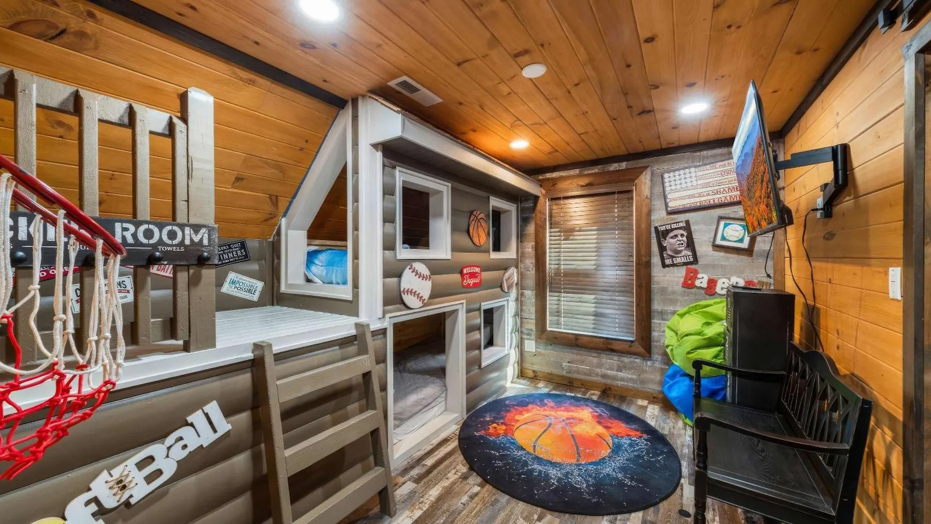 Holiday home Its Got It All Yall - Pool, Theater, Arcade, Fire Place, Firepit, Hot Tub *