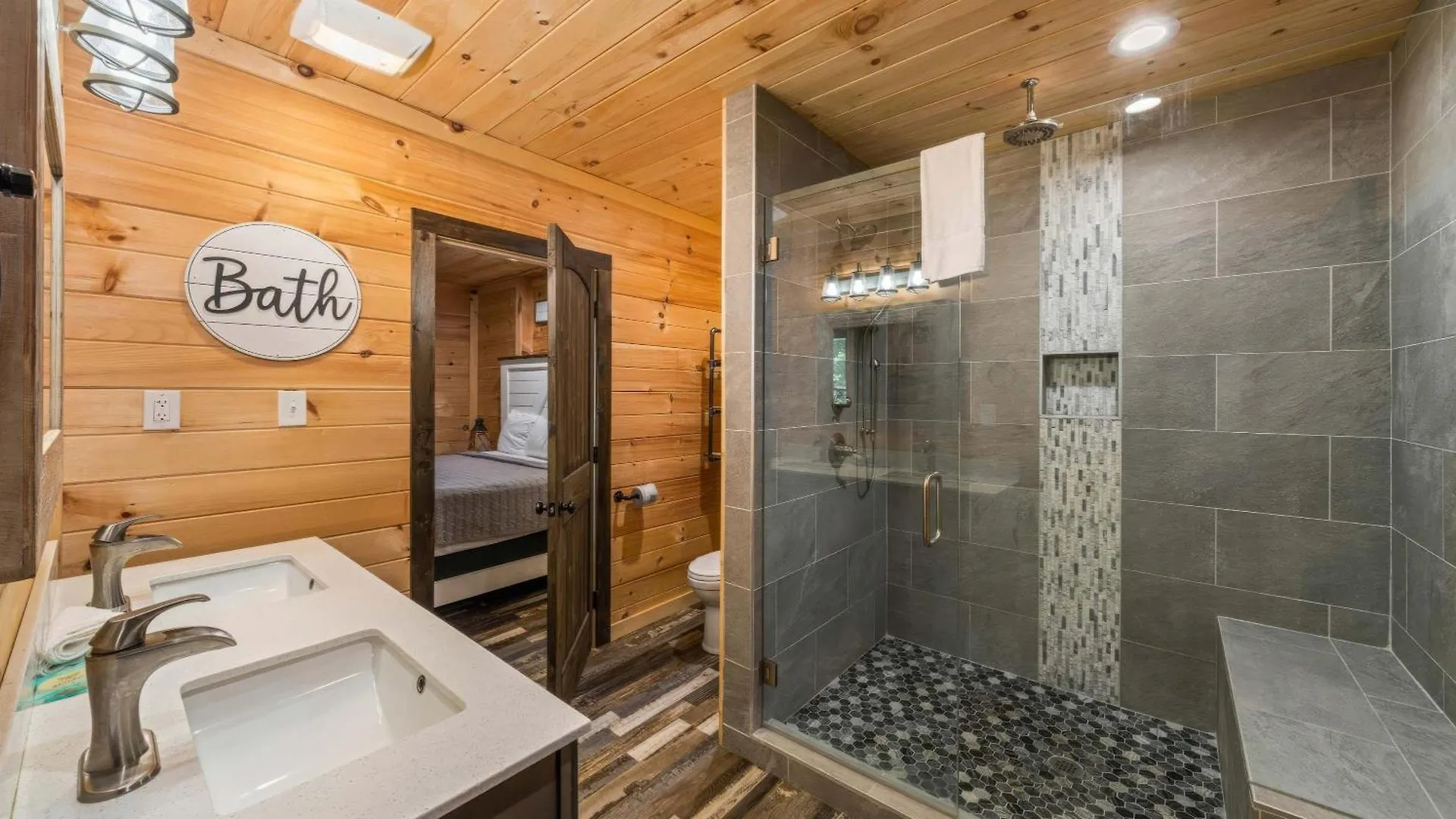 Its Got It All Yall - Pool, Theater, Arcade, Fire Place, Firepit, Hot Tub Holiday home