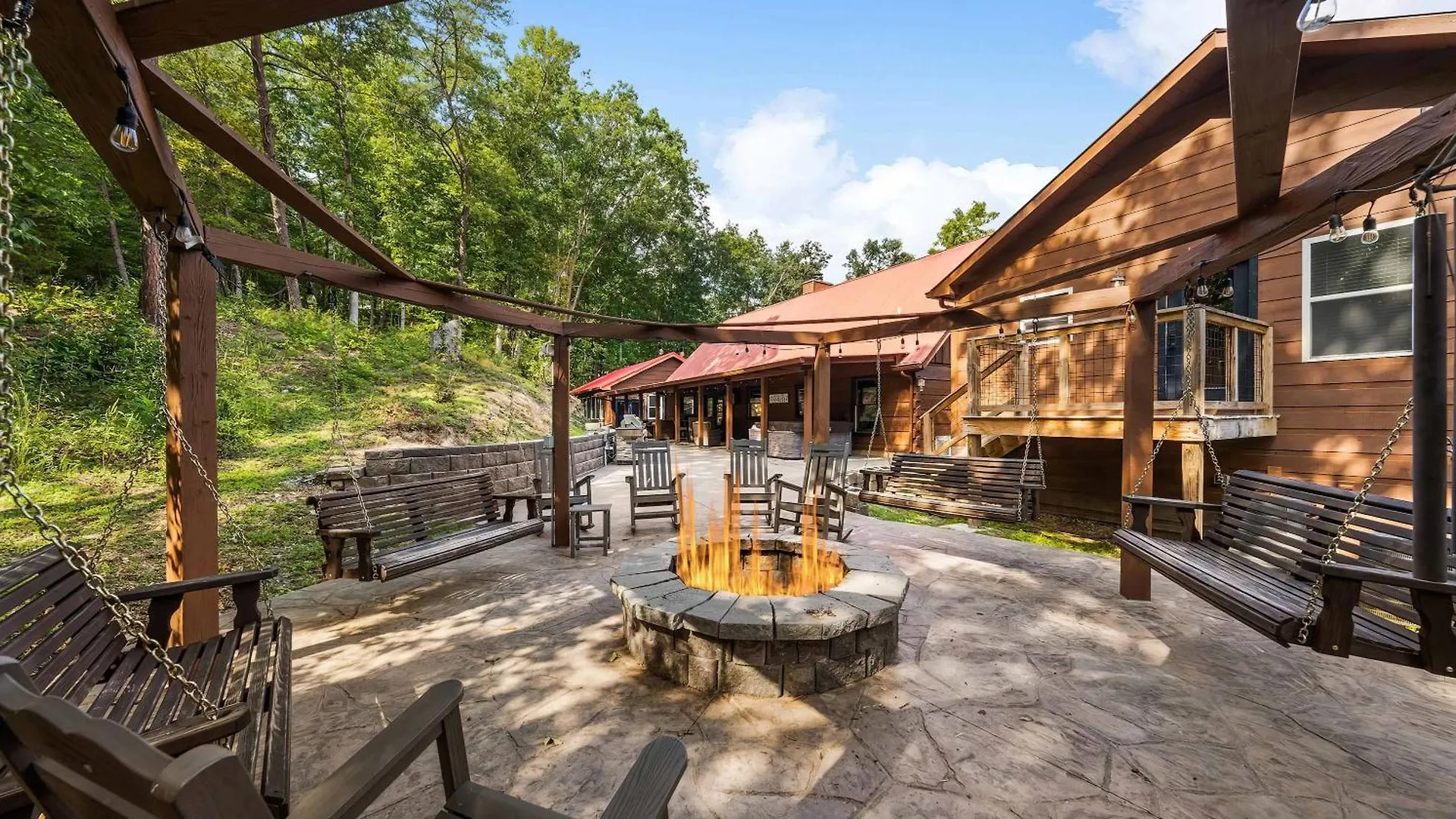 Its Got It All Yall - Pool, Theater, Arcade, Fire Place, Firepit, Hot Tub Holiday home Pigeon Forge