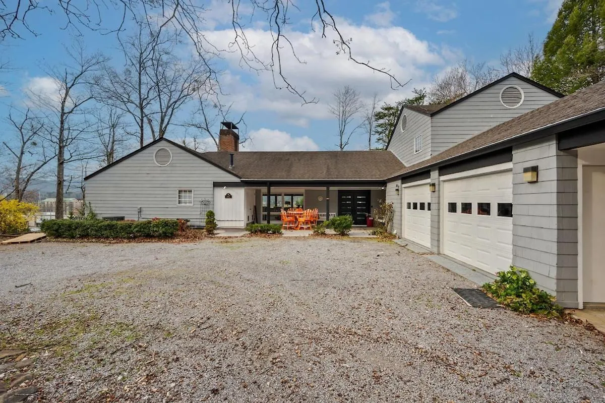Lux,hottub,game Room,central Location,mountain View Holiday home *