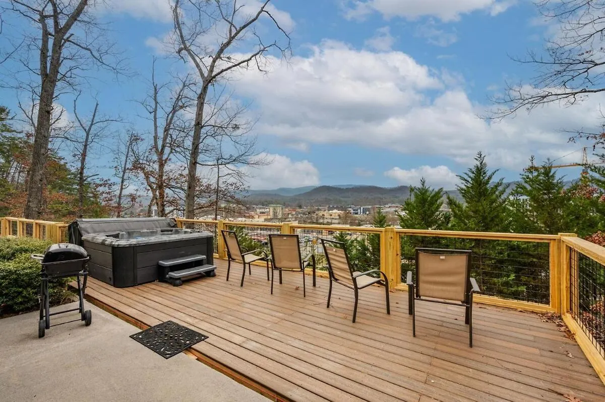 Lux,hottub,game Room,central Location,mountain View Holiday home *