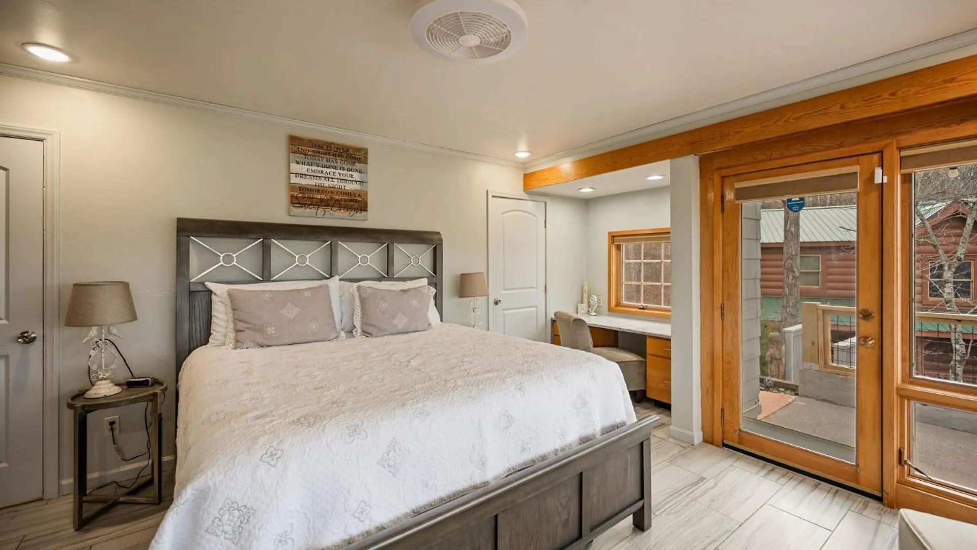 Lux,hottub,game Room,central Location,mountain View Pigeon Forge
