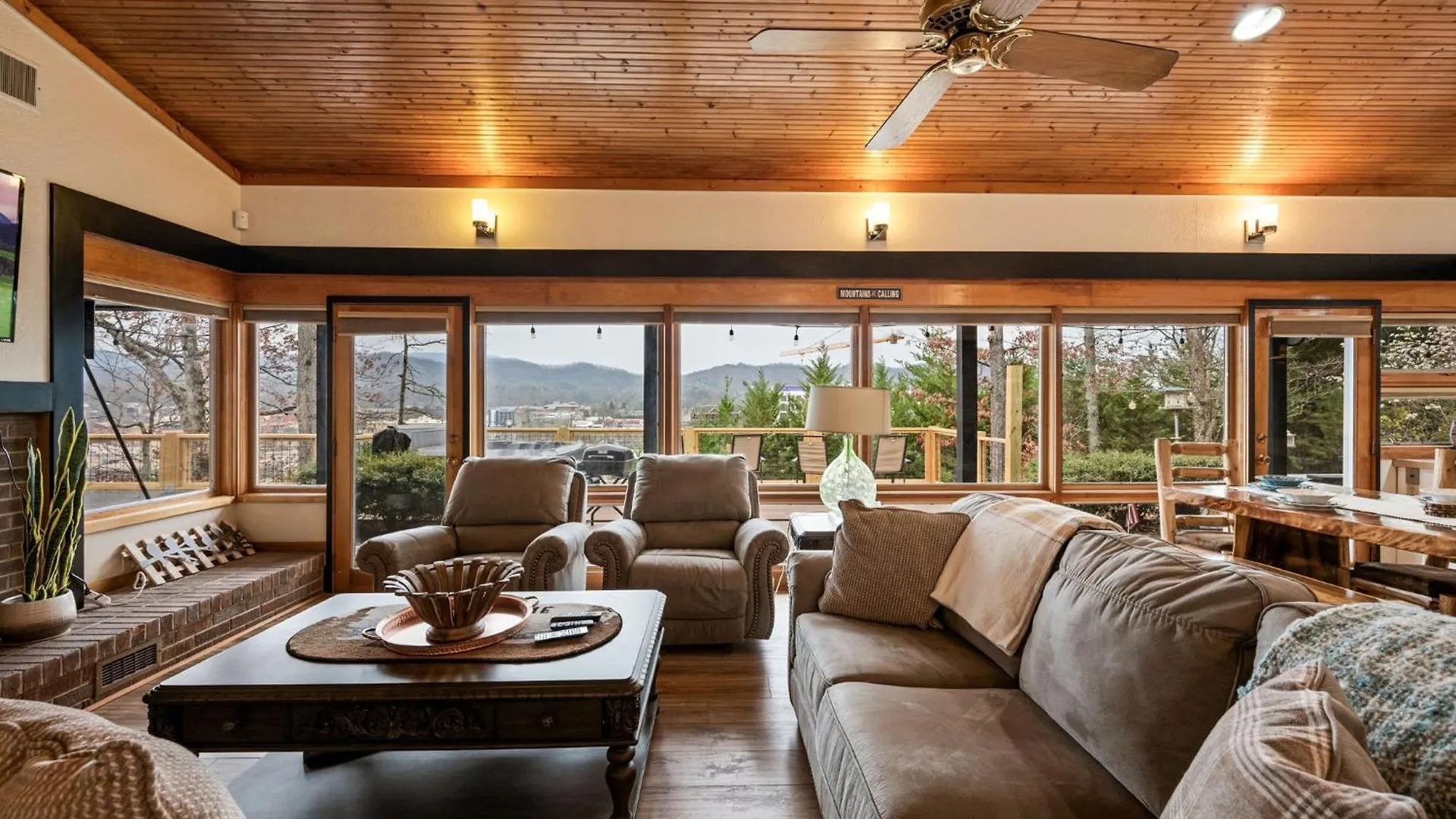 Holiday home Lux,hottub,game Room,central Location,mountain View *
