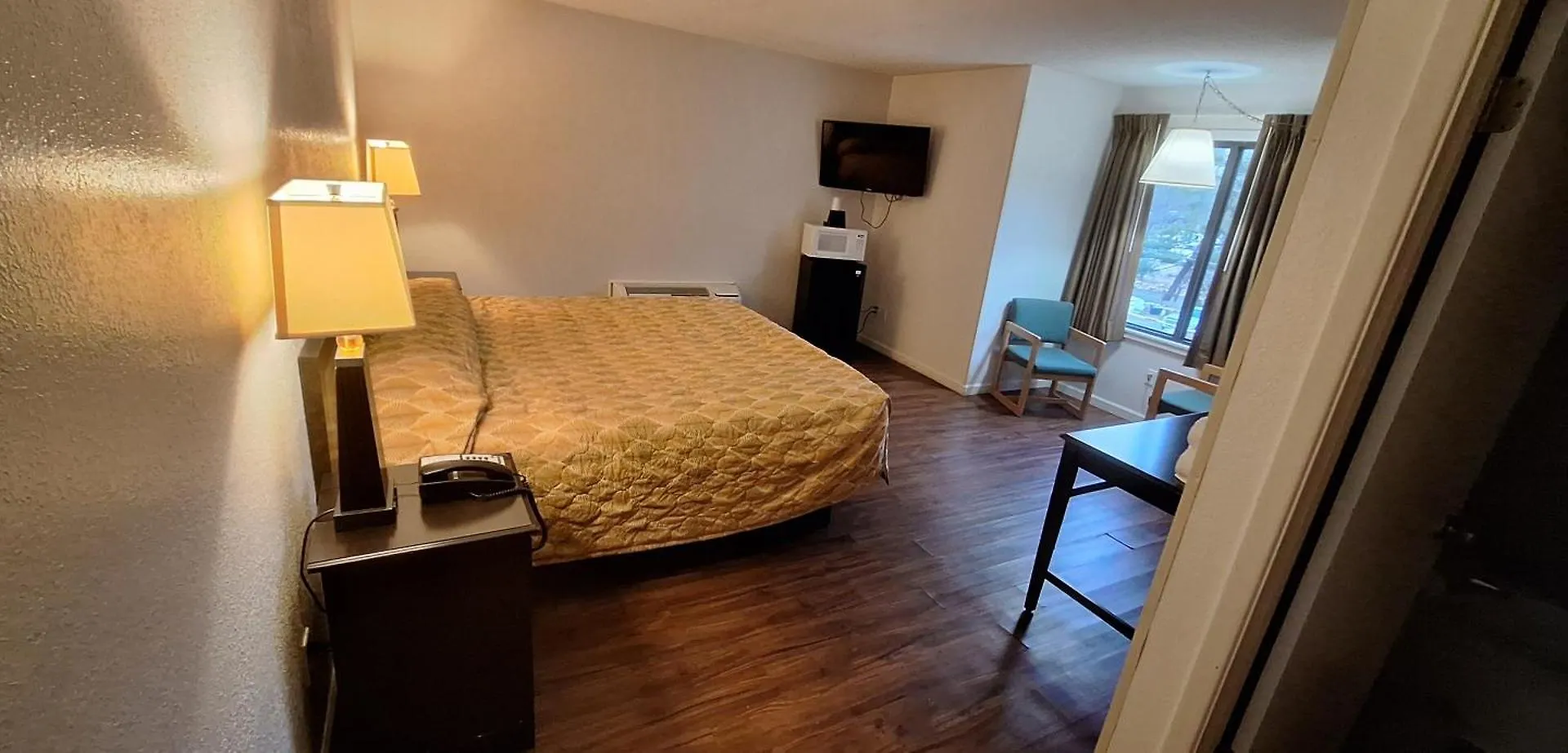 Lodge Tennessee Mountain Pigeon Forge