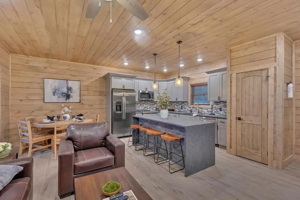 Zen Z Bear Holiday home Pigeon Forge