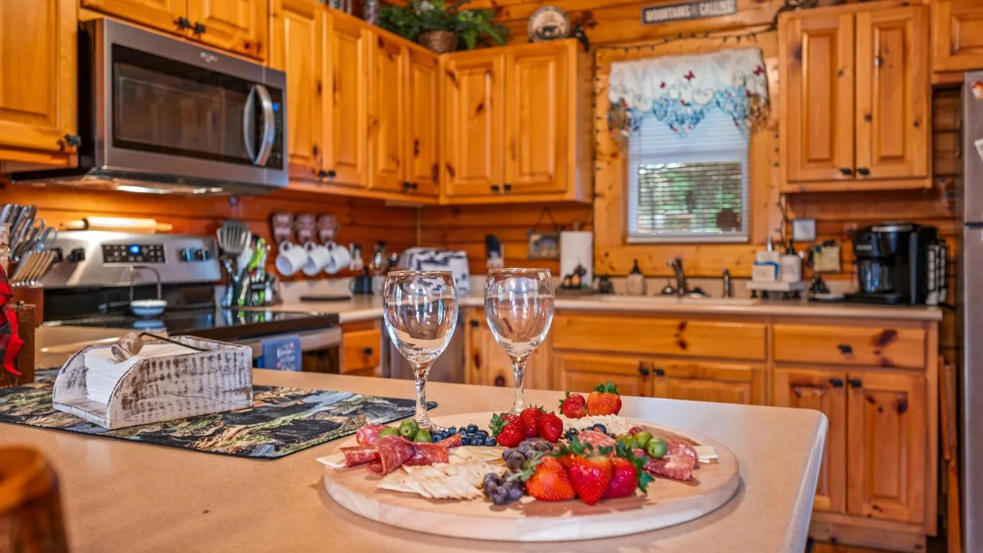 Cabin, Pet-friendly, Prime Location Pigeon Forge