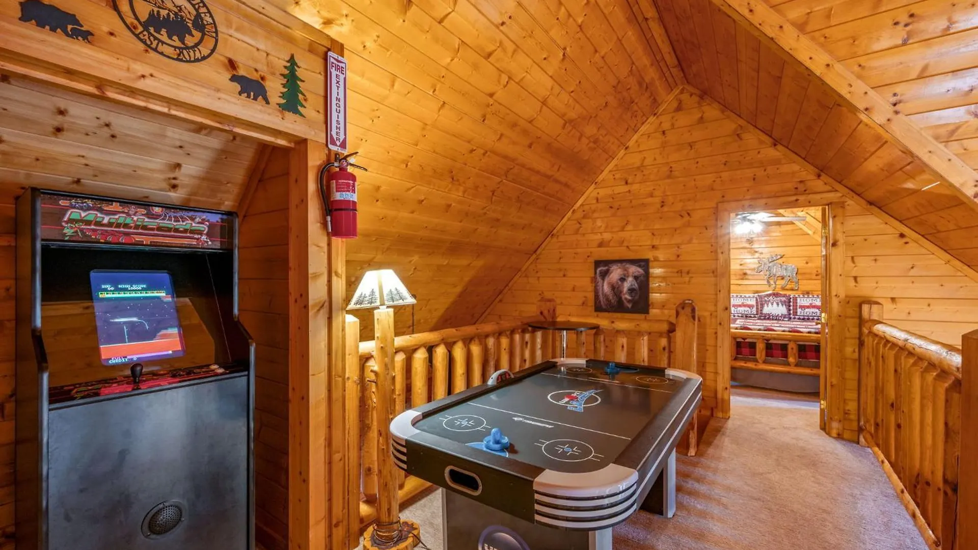 Cabin, Pet-friendly, Prime Location *