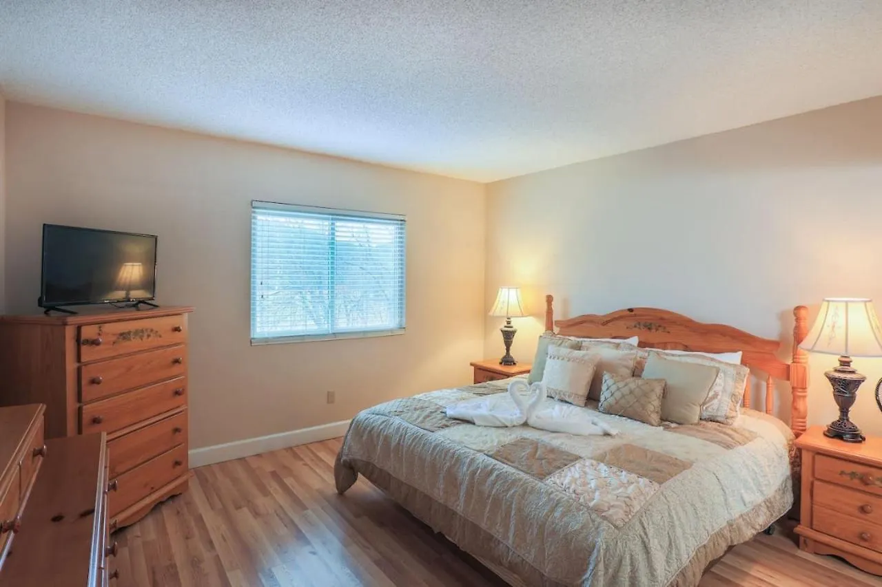 River Place * Pigeon Forge