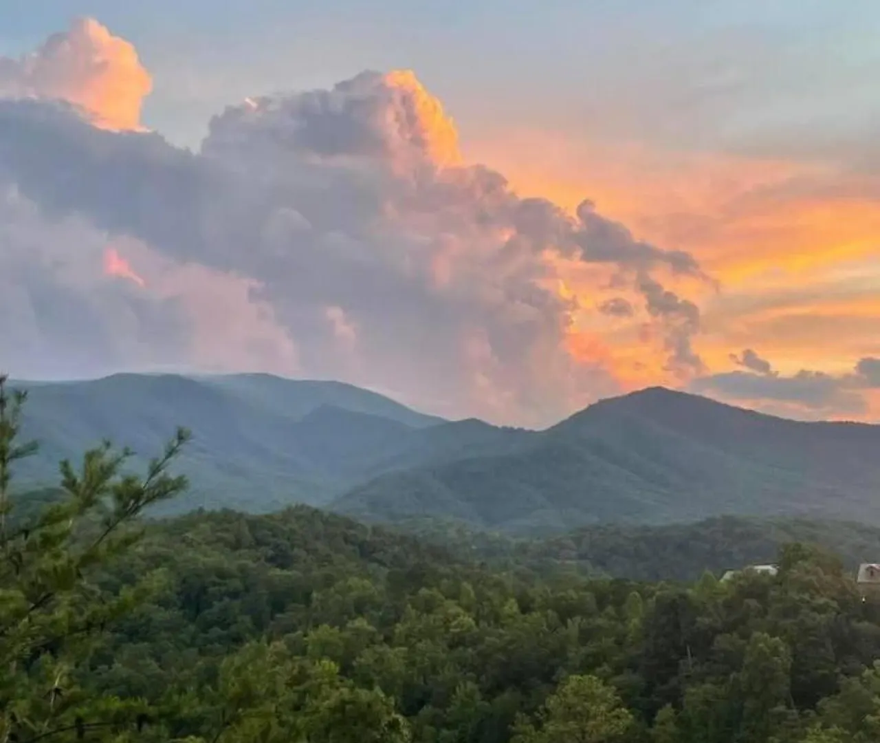 Altitude Adjustment Holiday home Pigeon Forge