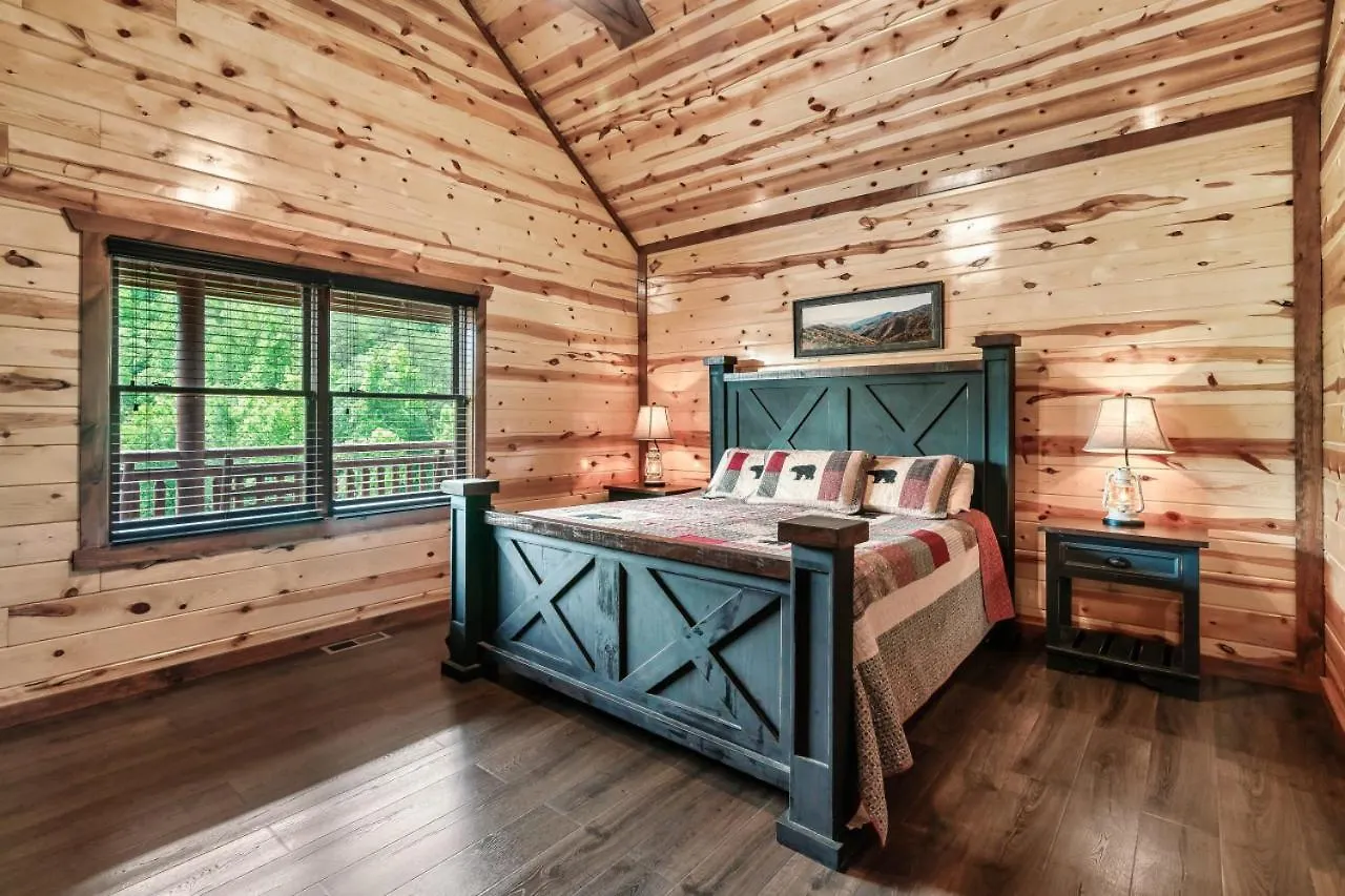 Mountaineer House * Pigeon Forge