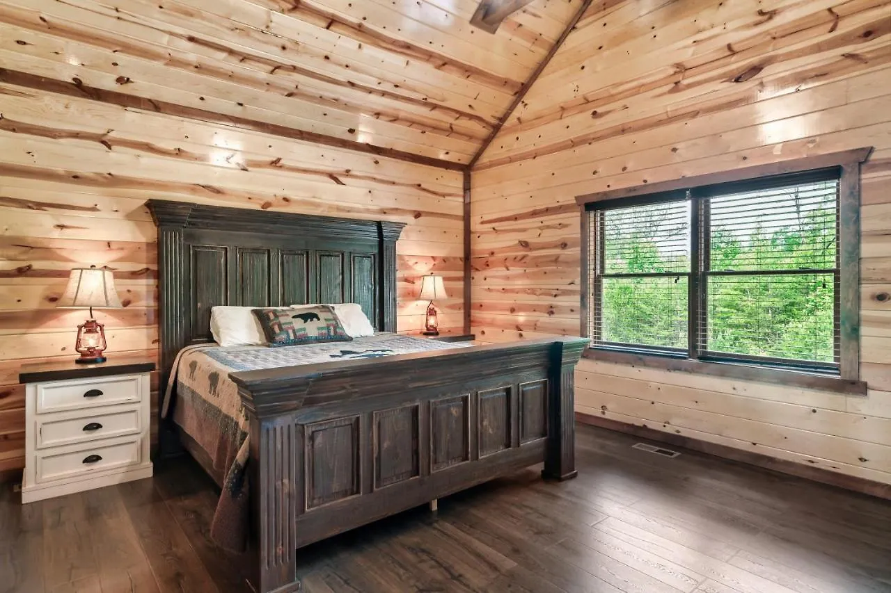 Mountaineer House * Pigeon Forge