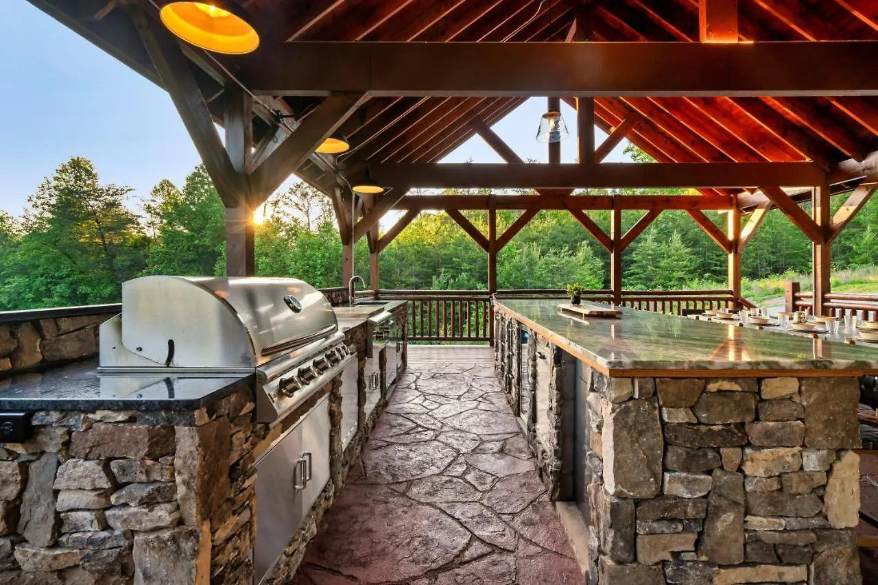 Mountaineer House * Pigeon Forge