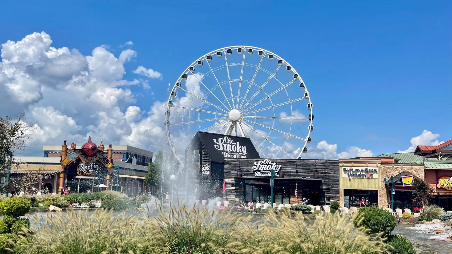 Dee Dah Pigeon Forge
