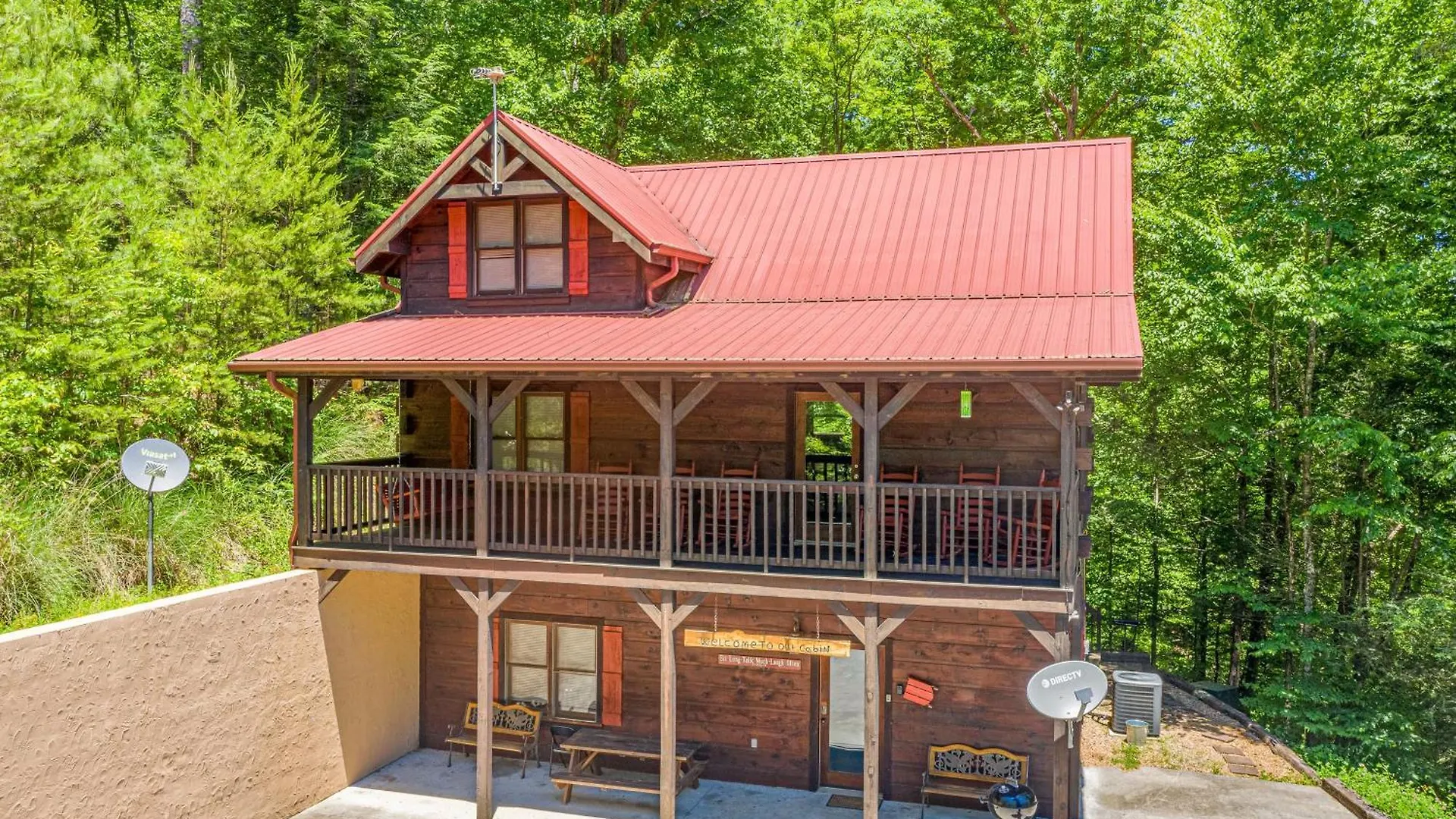 Dog Friendly Secluded Whot-tub & Sleeps 12 Pigeon Forge