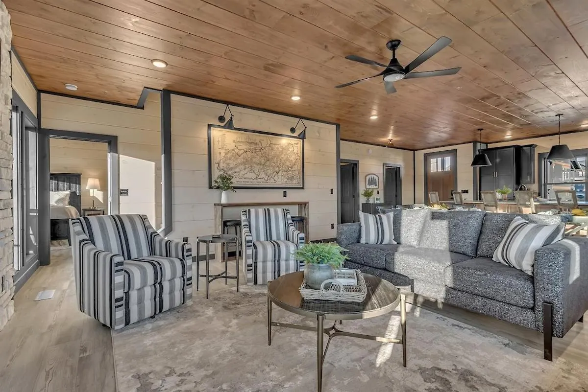 Smith Creek Lux By Luxstayusa * Pigeon Forge