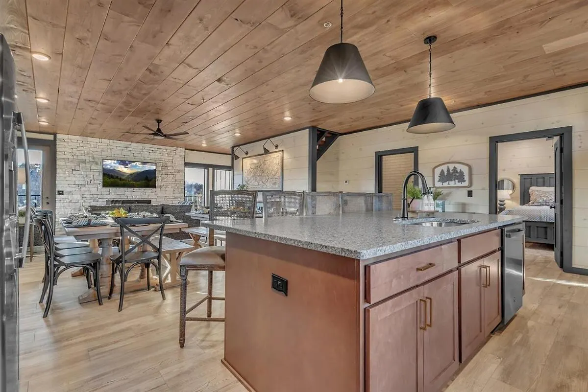 Smith Creek Lux By Luxstayusa Pigeon Forge