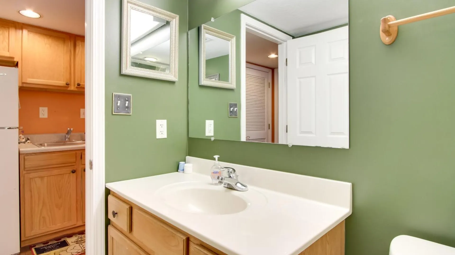 Apartment Parkway About Walk To Island In Pigeon Forge! *