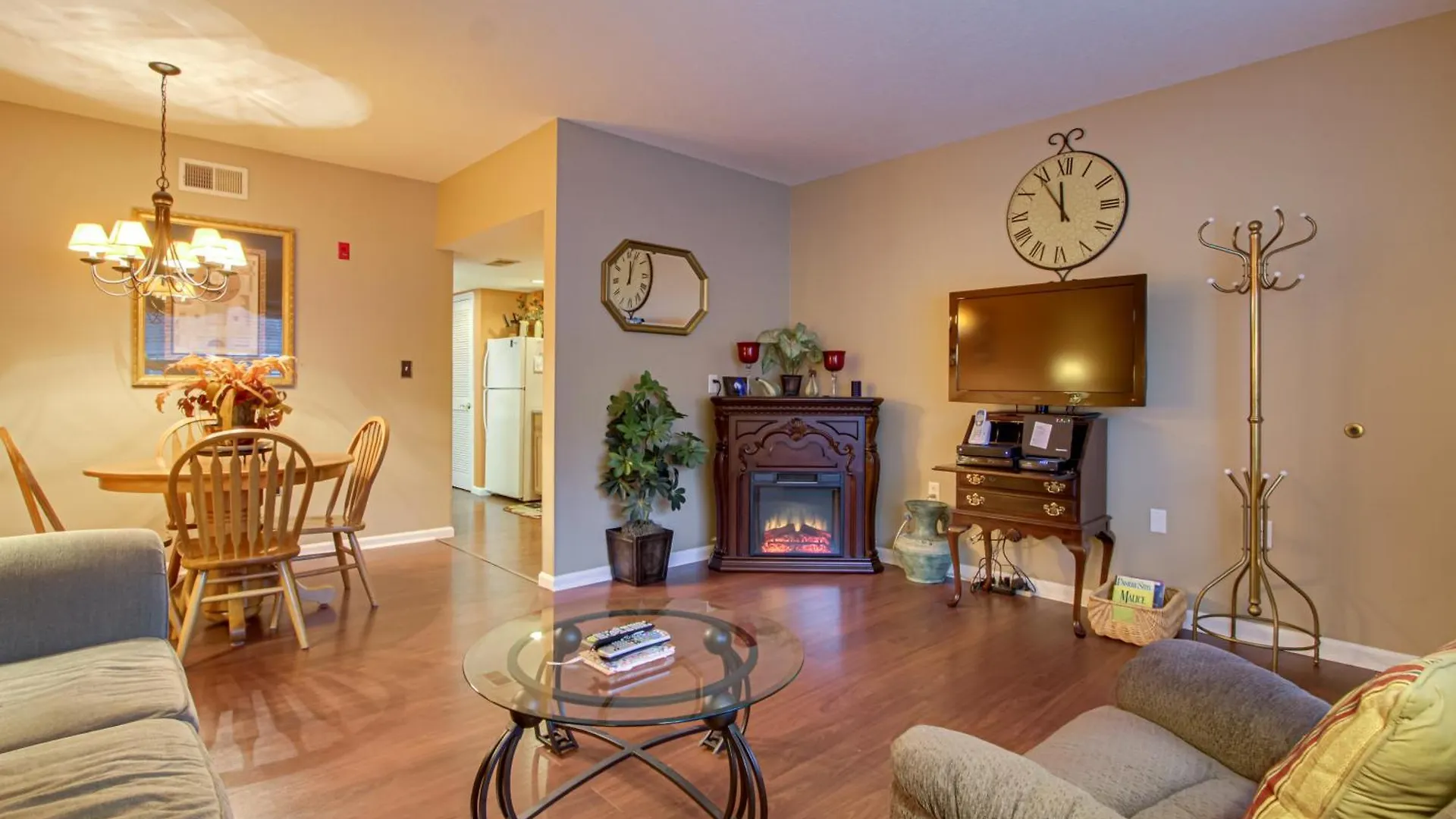 Parkway About Walk To Island In Pigeon Forge! Apartment Pigeon Forge