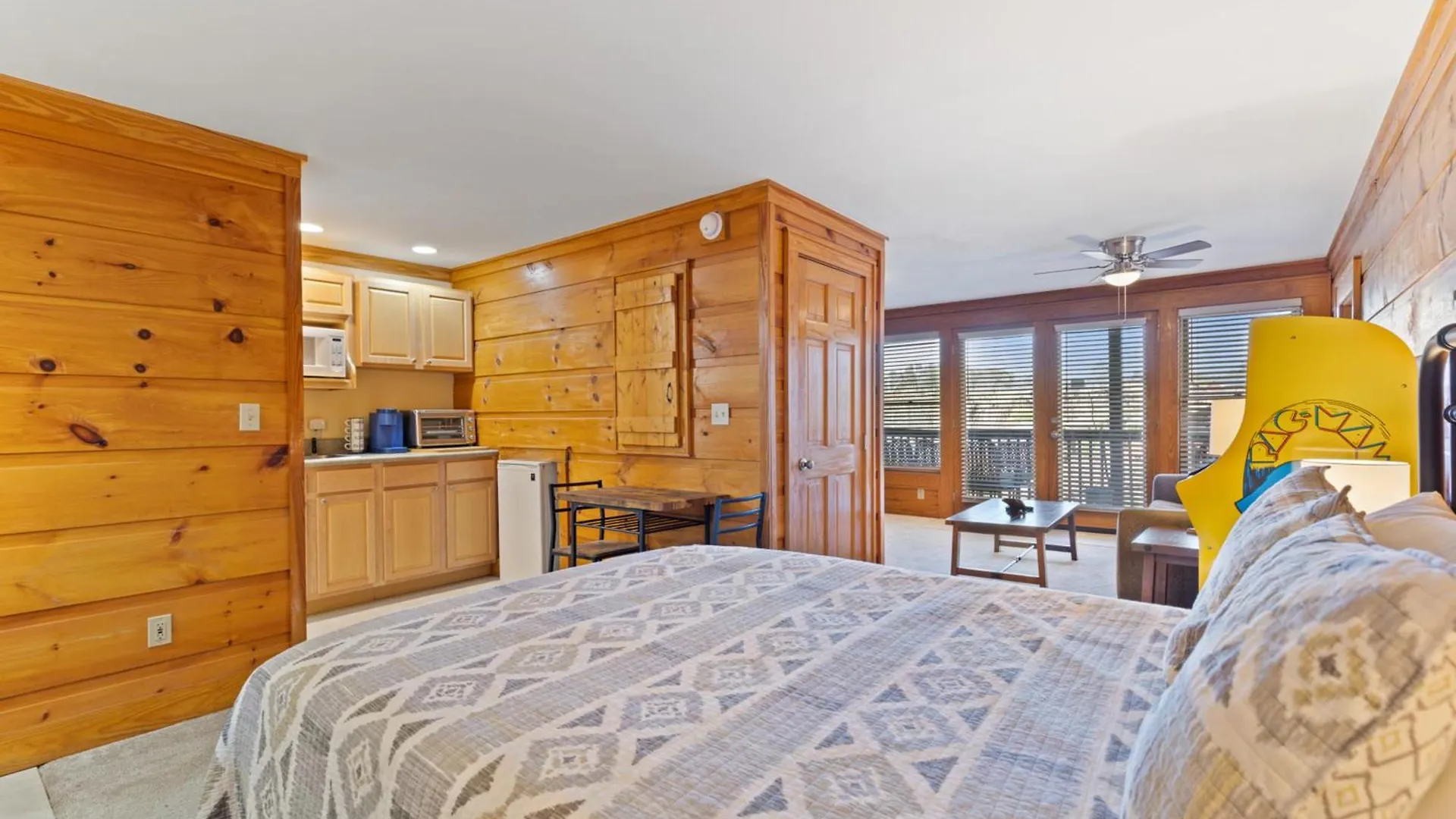 Apartment At Dollywood Lane