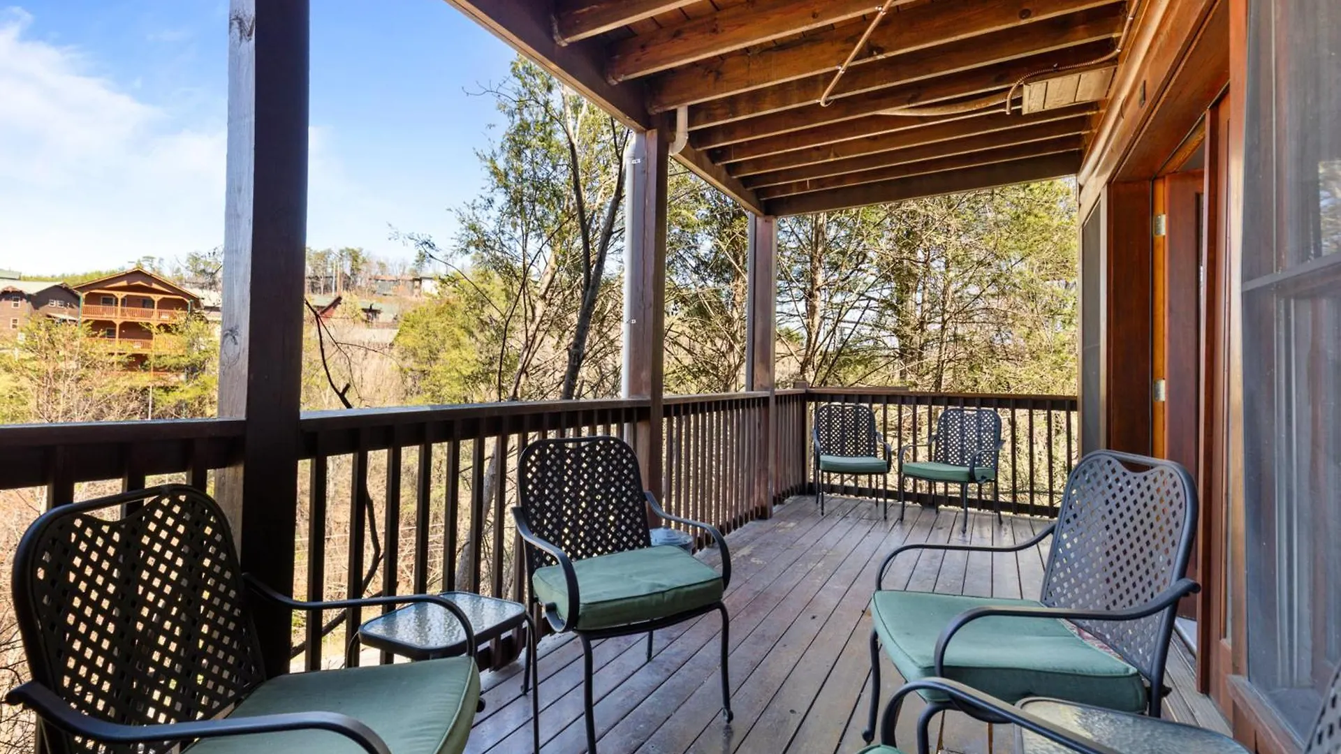 At Dollywood Lane Apartment Pigeon Forge