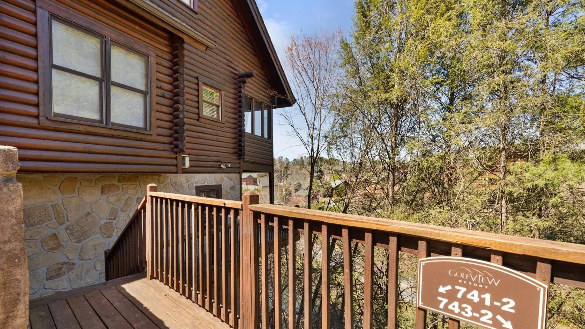 At Dollywood Lane Apartment