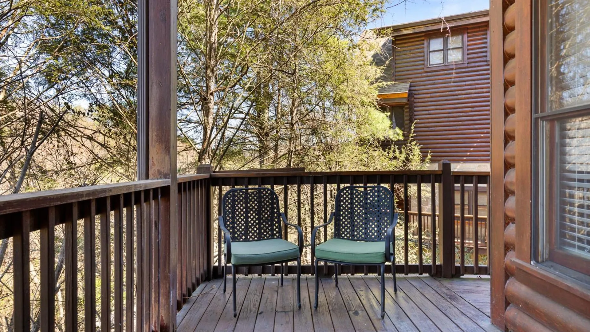 At Dollywood Lane Apartment Pigeon Forge