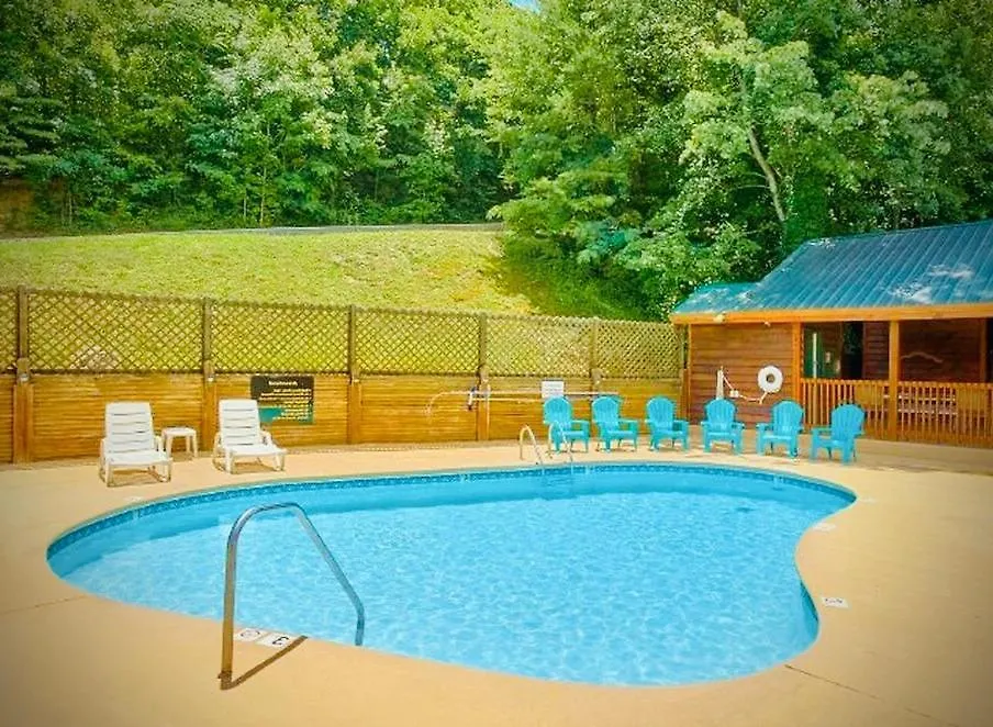 Chalet For Groups Getaway! Location, Grill, Wifi & Workstation, Hot Tub & Game Pigeon Forge